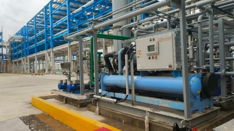 石化公司防爆螺桿冷水機安裝案例